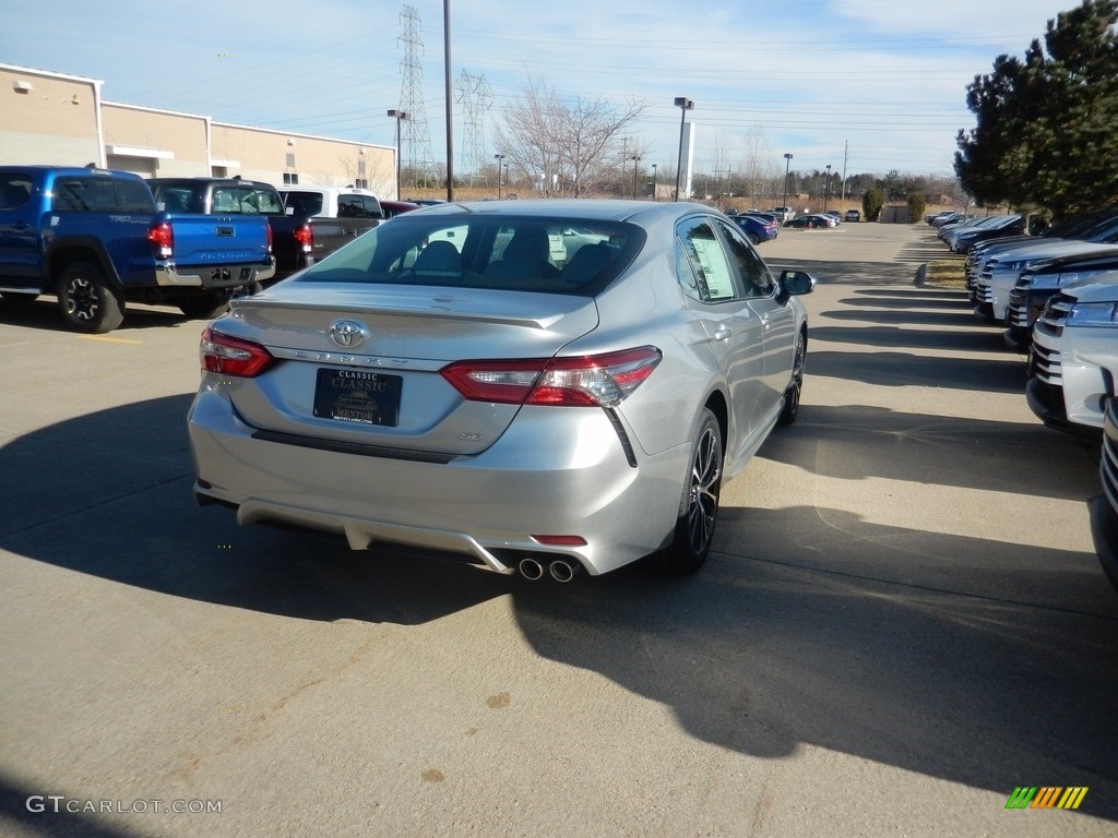 2018 Camry SE - Celestial Silver Metallic / Ash photo #2