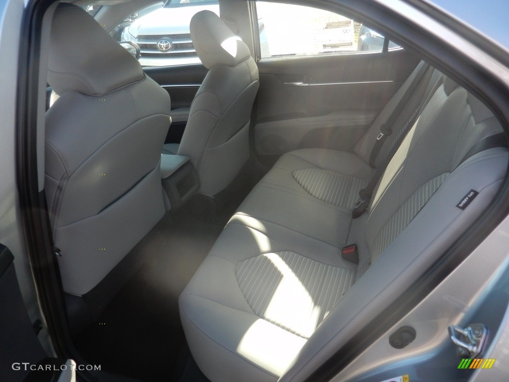 2018 Camry SE - Celestial Silver Metallic / Ash photo #4