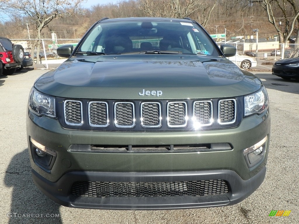 2018 Compass Latitude 4x4 - Olive Green Pearl / Black photo #8