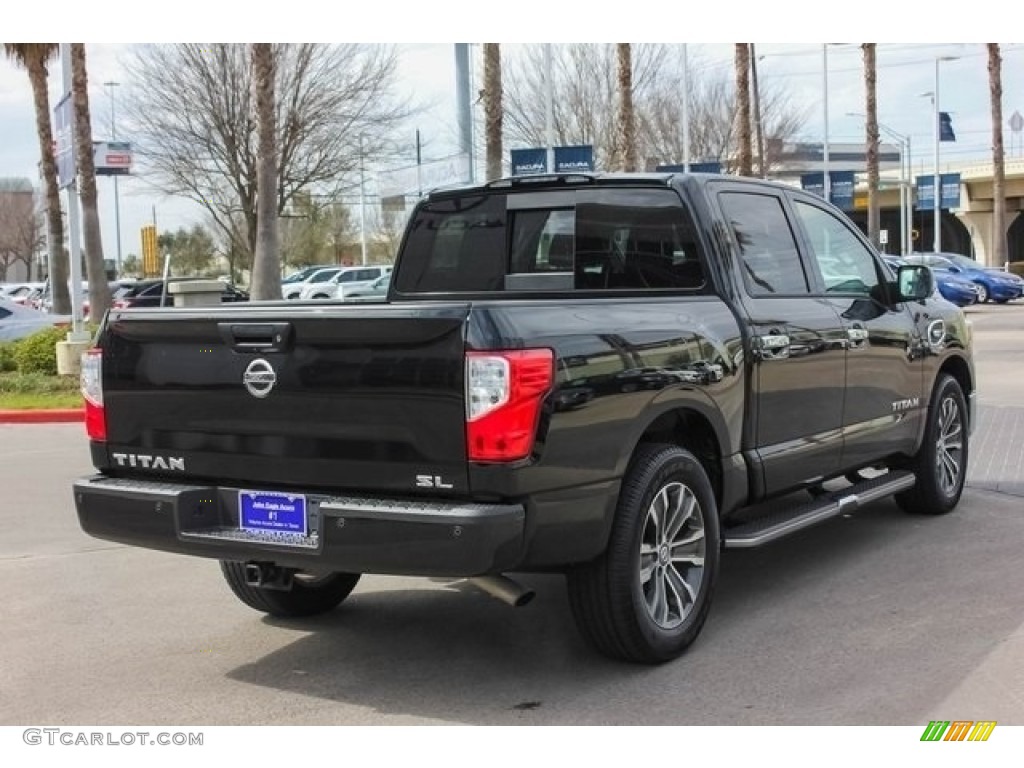 2017 Titan SL Crew Cab - Magnetic Black / Black photo #7