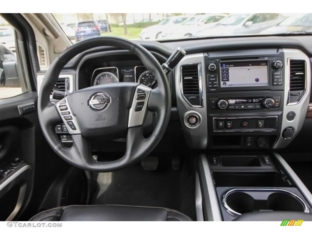 2017 Titan SL Crew Cab - Magnetic Black / Black photo #27