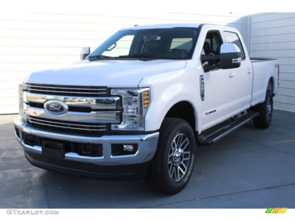 2018 F350 Super Duty Lariat Crew Cab 4x4 - Oxford White / Black photo #3