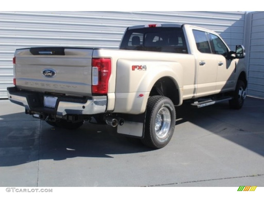 2018 F350 Super Duty Lariat Crew Cab 4x4 - White Gold / Black photo #8