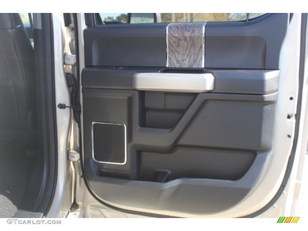 2018 F350 Super Duty Lariat Crew Cab 4x4 - White Gold / Black photo #26