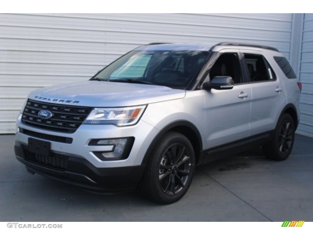 2017 Explorer XLT - Ingot Silver / Sport Appearance Dark Earth Gray photo #3