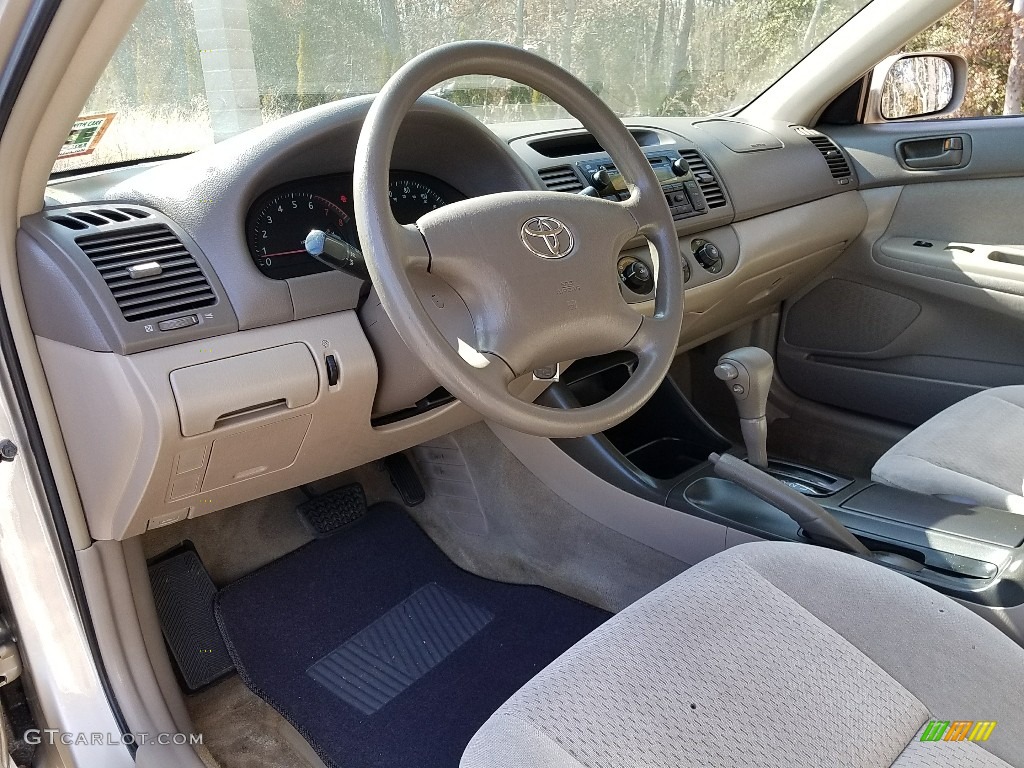 2003 Camry LE - Desert Sand Mica / Taupe photo #19