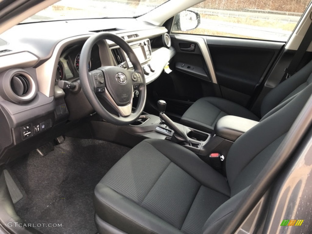 Black Interior 2018 Toyota RAV4 LE Photo #125724921