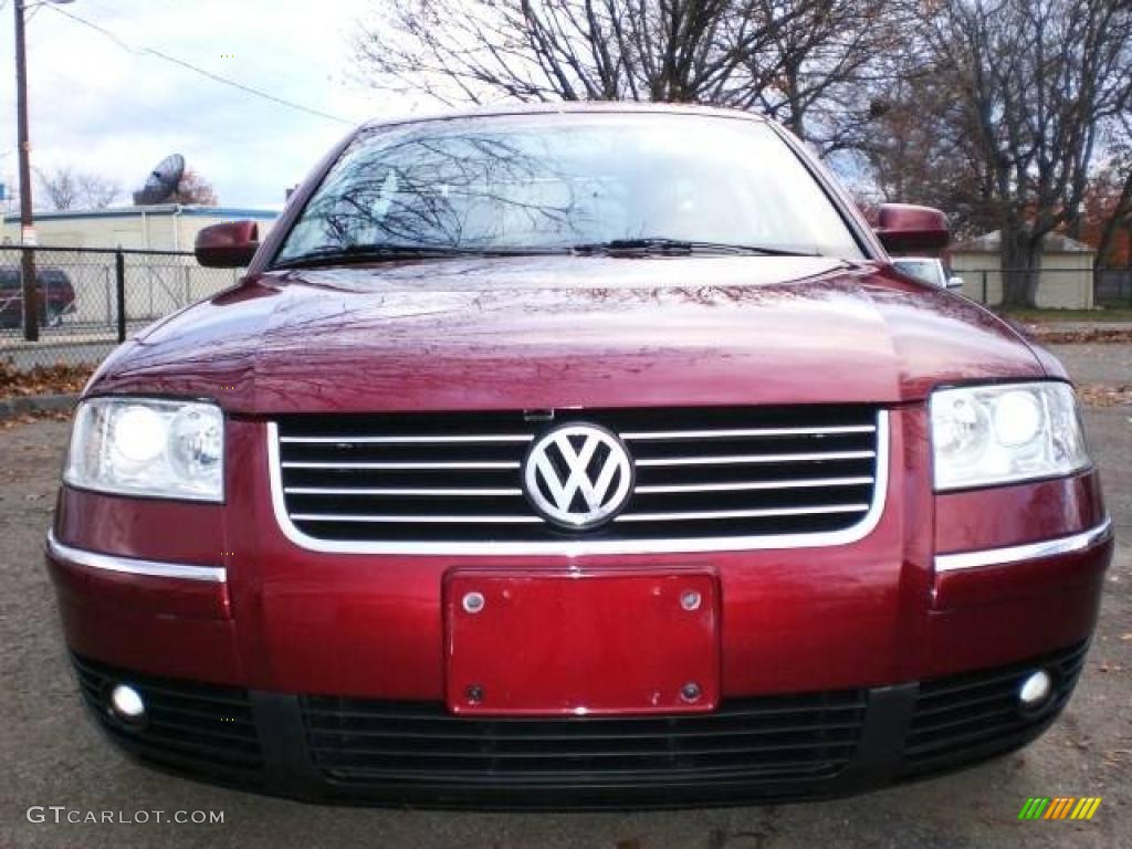 Colorado Red Pearl Volkswagen Passat