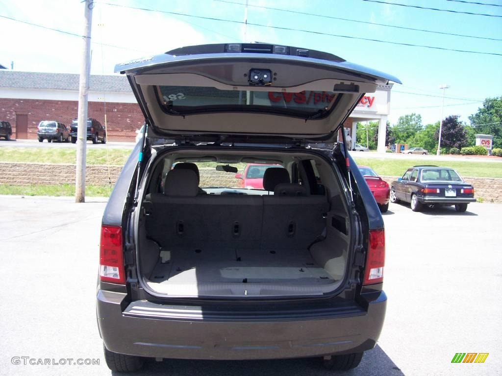 2006 Grand Cherokee Laredo 4x4 - Dark Khaki Pearl / Khaki photo #18