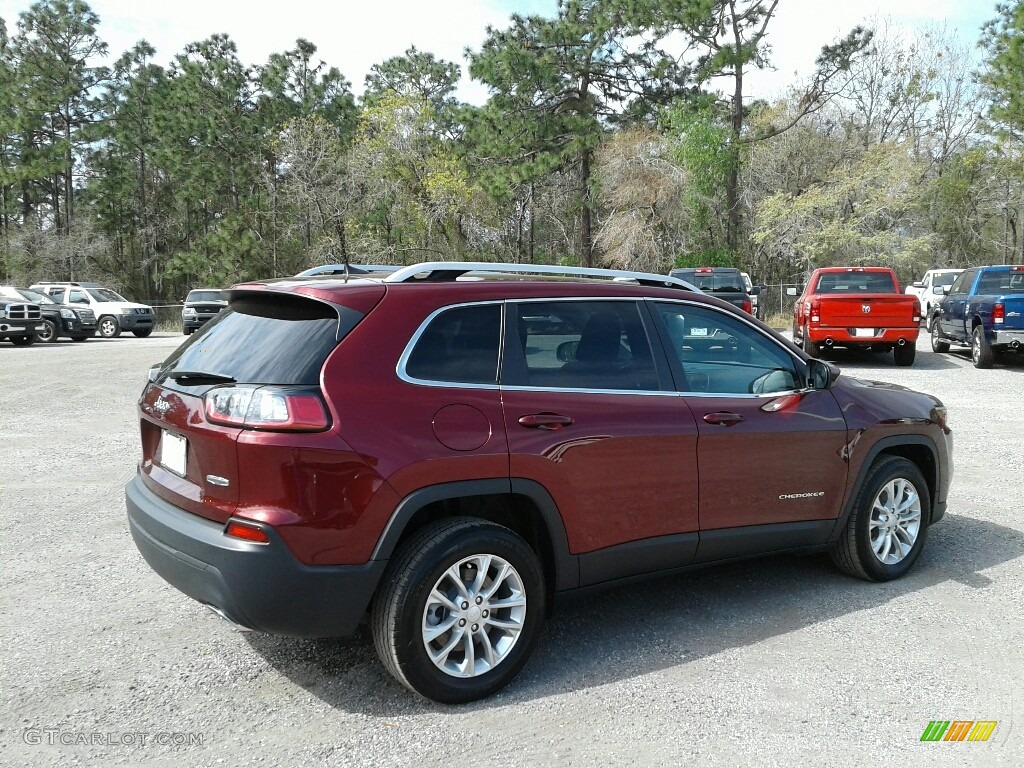 2019 Cherokee Latitude - Velvet Red Pearl / Black photo #5