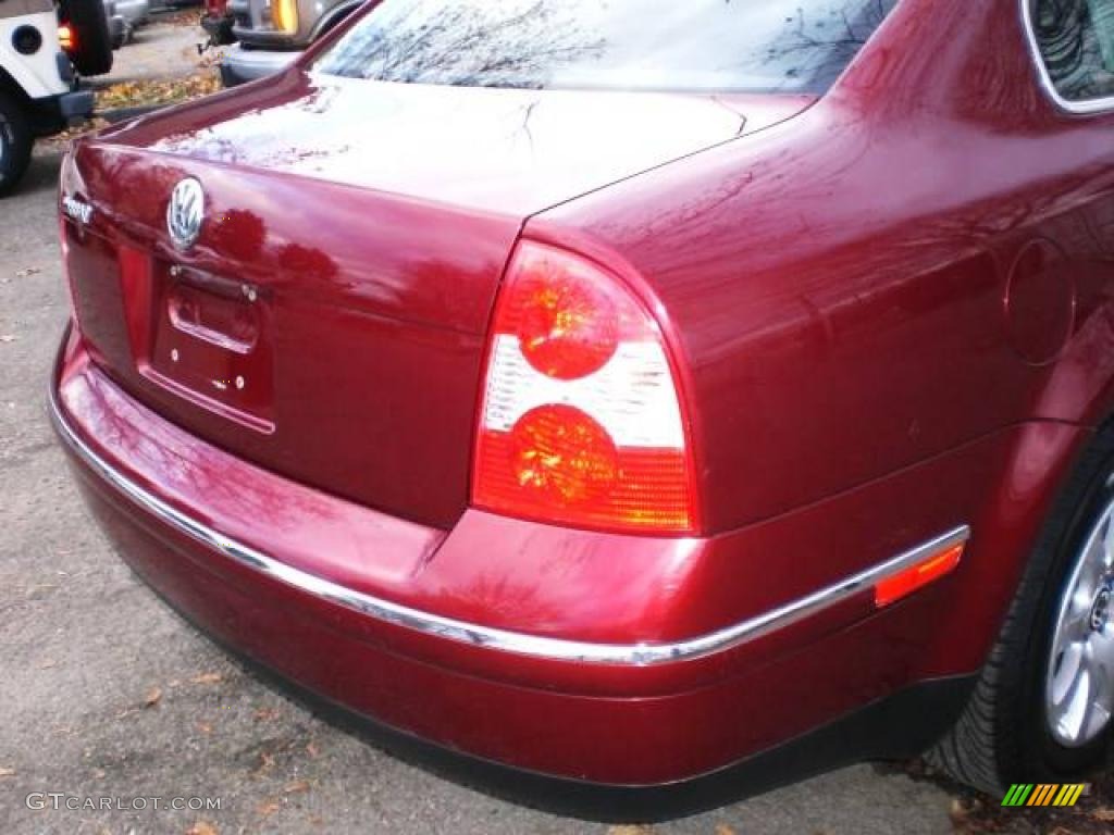2001 Passat GLS Sedan - Colorado Red Pearl / Gray photo #17