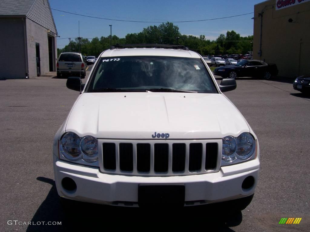 2006 Grand Cherokee Laredo 4x4 - Stone White / Medium Slate Gray photo #12