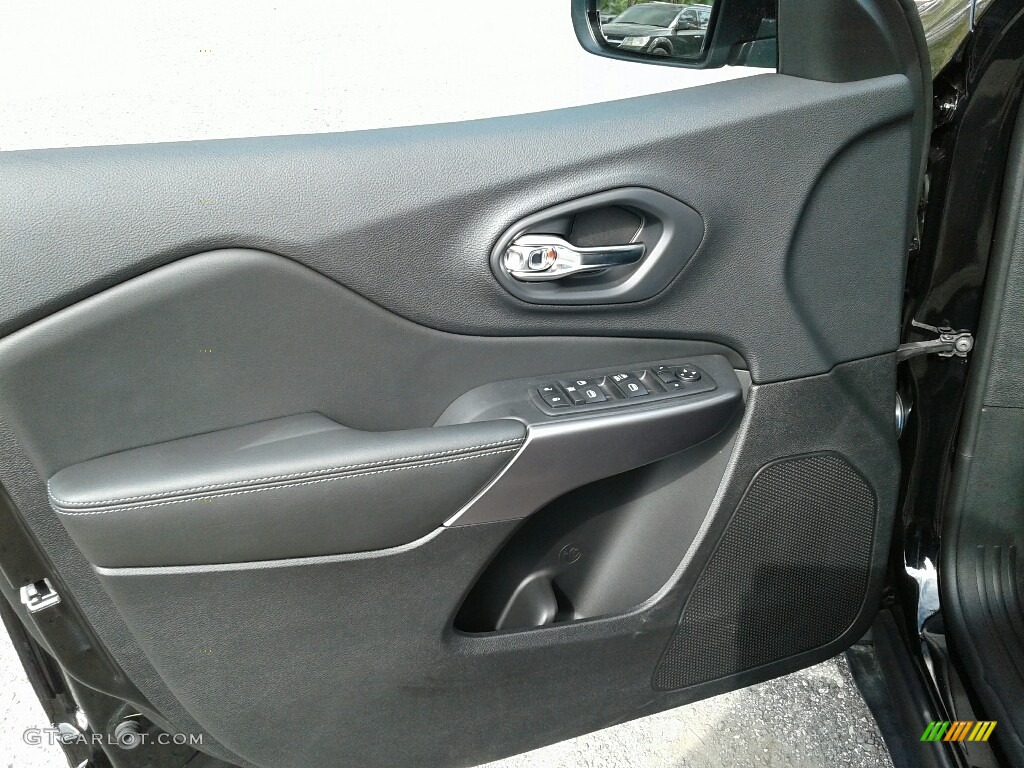 2019 Jeep Cherokee Latitude Black Door Panel Photo #125738784