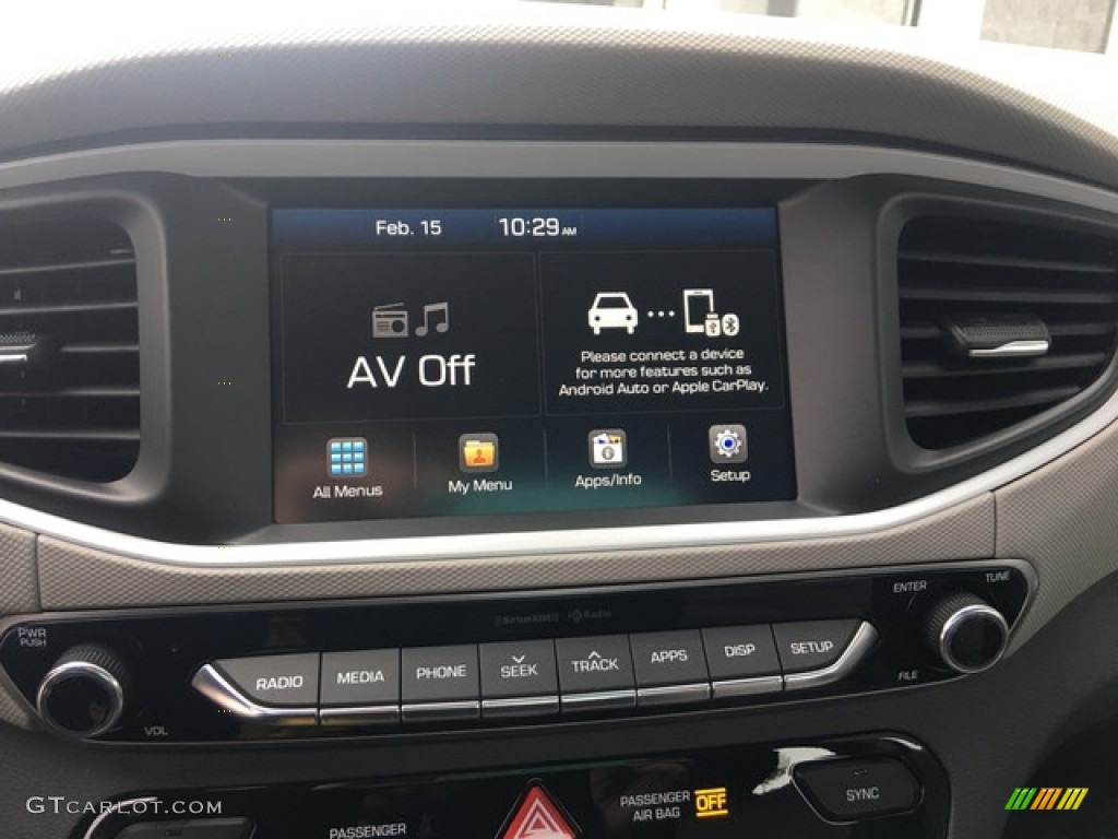 2018 Hyundai Ioniq Hybrid SEL Controls Photos