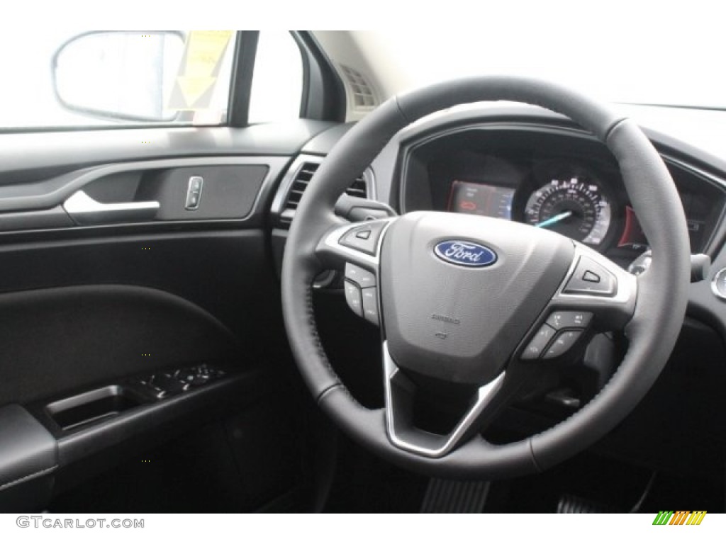 2018 Fusion SE - White Platinum / Ebony photo #29