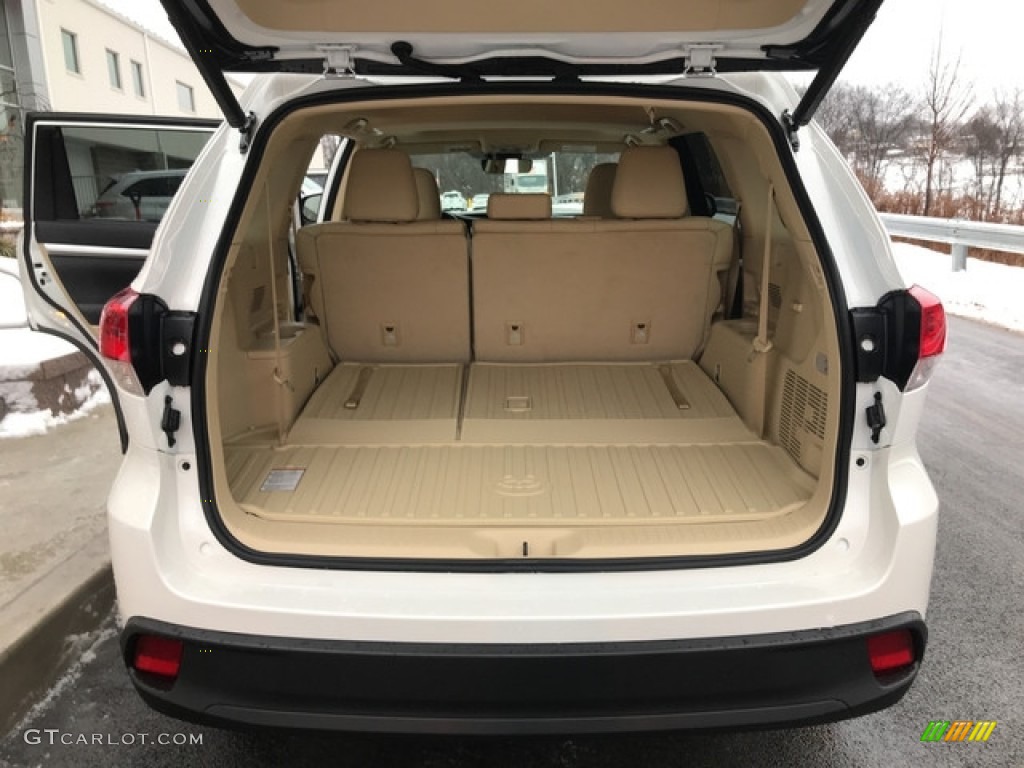 2018 Toyota Highlander Hybrid XLE AWD Trunk Photo #125742876