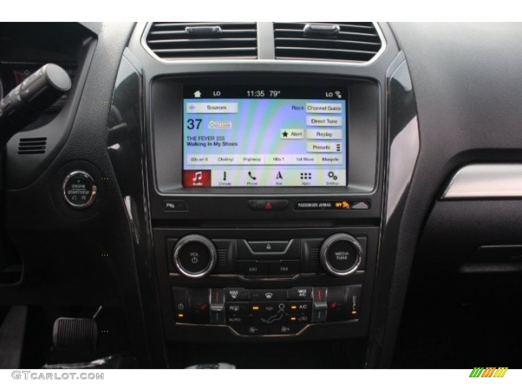 2018 Explorer XLT - White Platinum / Ebony Black photo #17