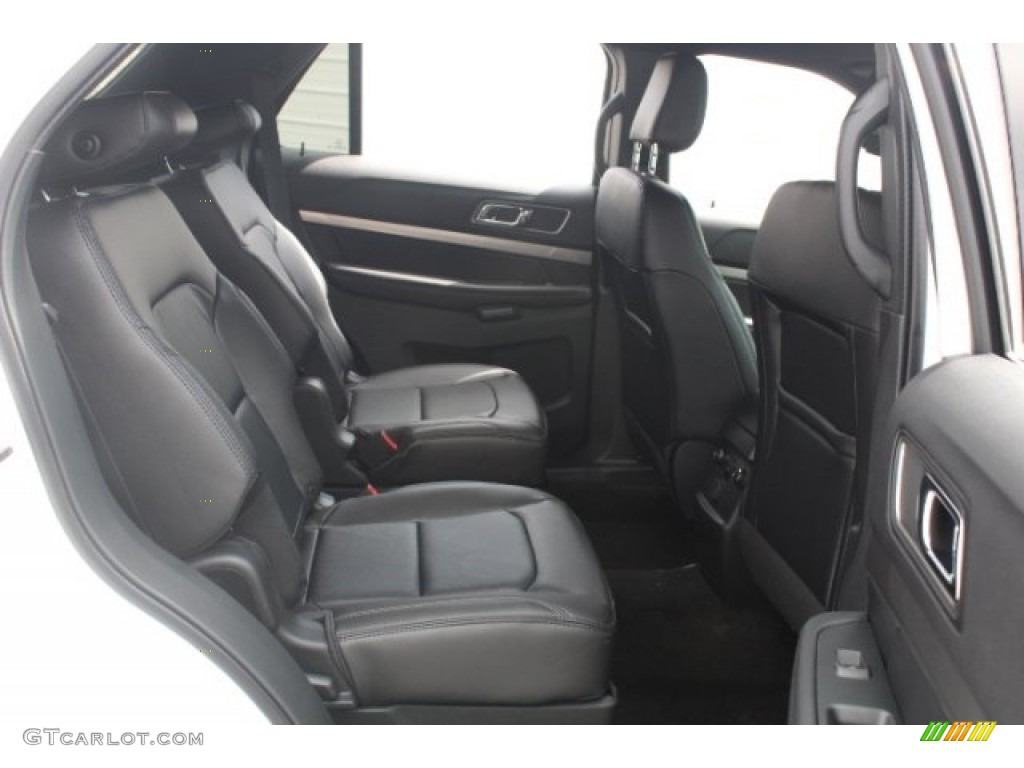 2018 Explorer XLT - White Platinum / Ebony Black photo #30