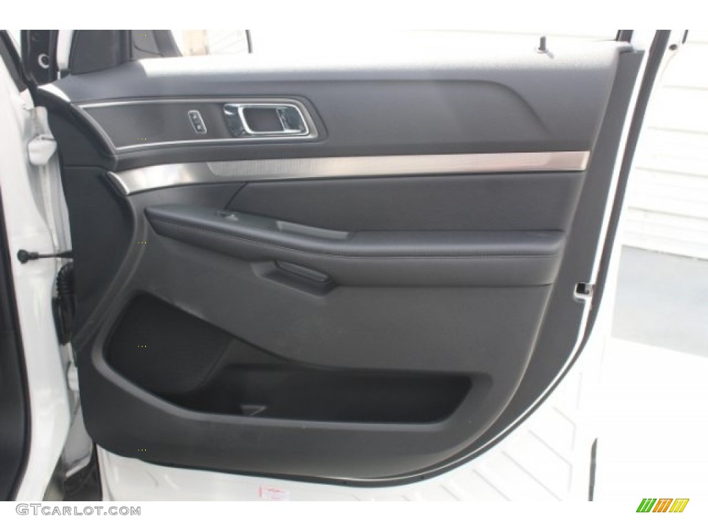 2018 Explorer XLT - White Platinum / Ebony Black photo #32