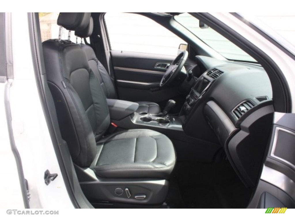 2018 Explorer XLT - White Platinum / Ebony Black photo #34