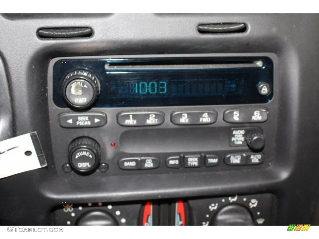 2005 Monte Carlo LS - White / Medium Gray photo #23