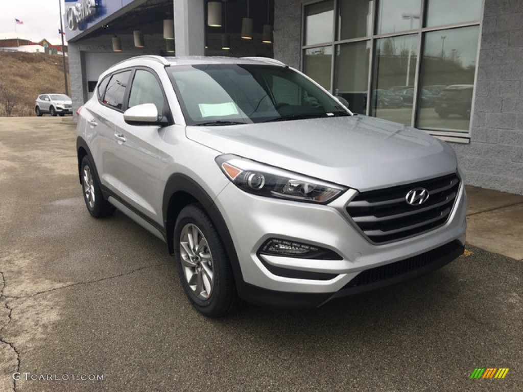 Molten Silver Hyundai Tucson