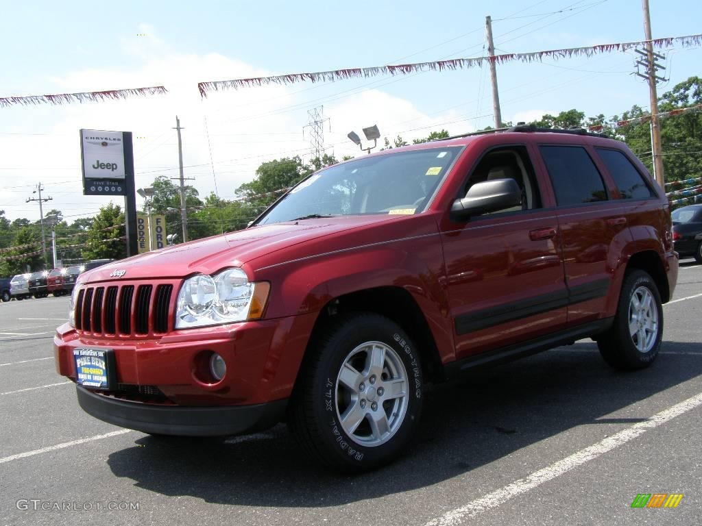 Inferno Red Crystal Pearl Jeep Grand Cherokee