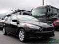 2018 Shadow Black Ford Focus SE Hatch  photo #7