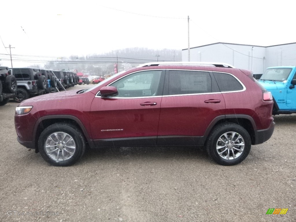 2019 Cherokee Latitude Plus 4x4 - Velvet Red Pearl / Black photo #2