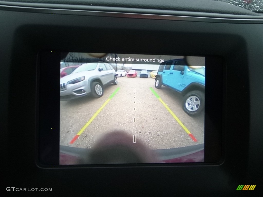 2019 Cherokee Latitude Plus 4x4 - Velvet Red Pearl / Black photo #17