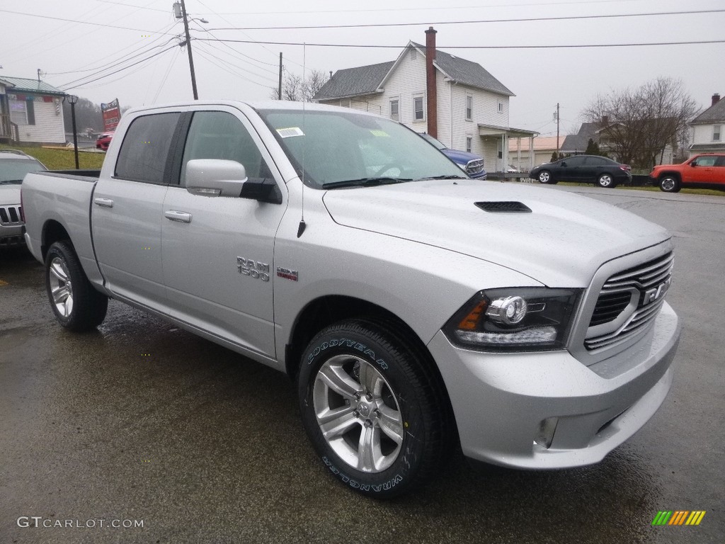 2018 1500 Sport Crew Cab 4x4 - Bright Silver Metallic / Black photo #8