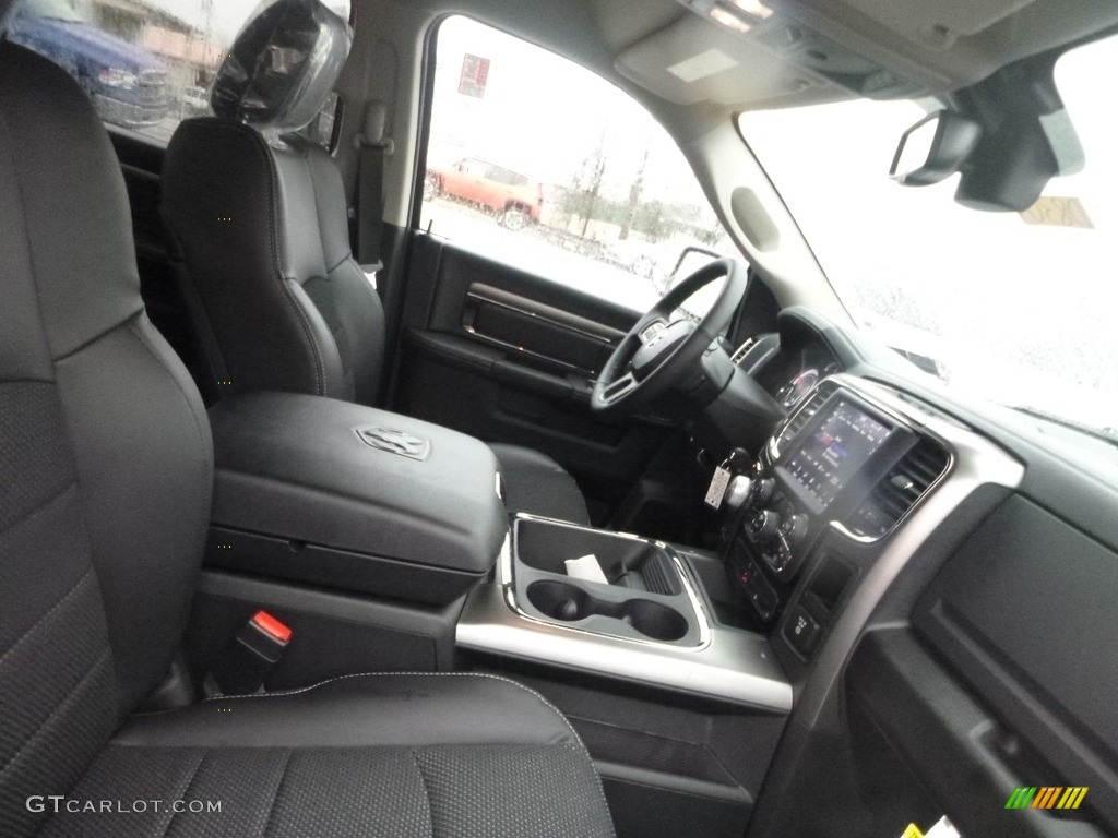 2018 1500 Sport Crew Cab 4x4 - Bright Silver Metallic / Black photo #11