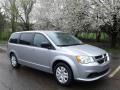 Front 3/4 View of 2018 Grand Caravan SE