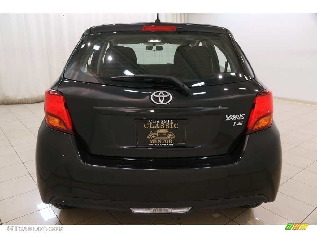 2016 Yaris 5-Door LE - Black Sand Pearl / Black photo #15