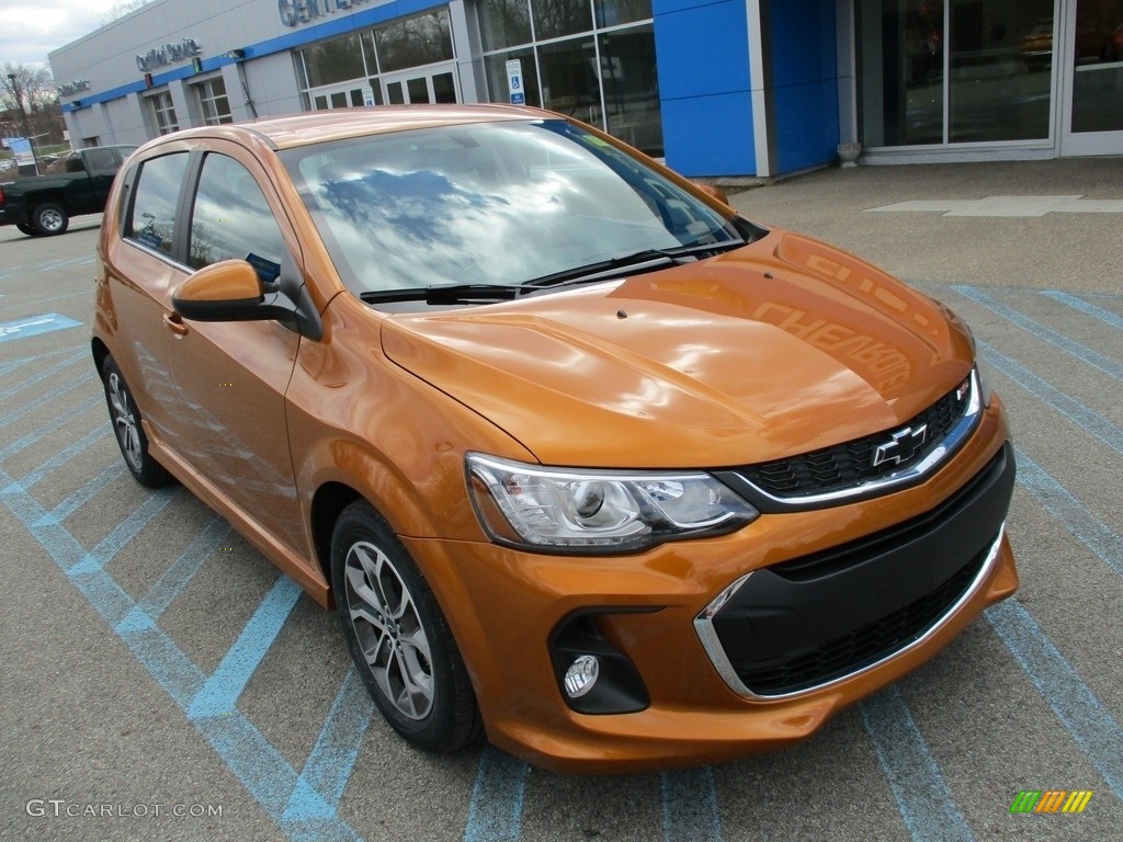 2018 Sonic LT Hatchback - Orange Burst Metallic / Jet Black photo #10