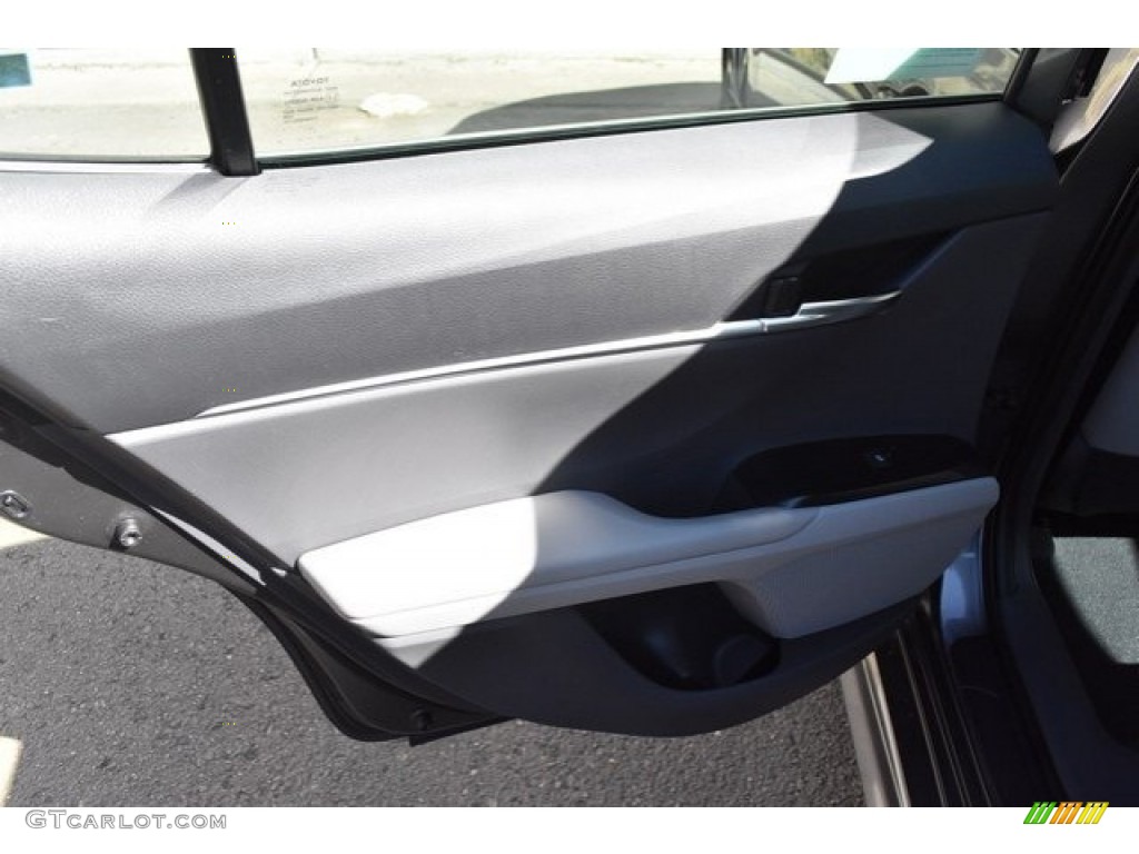 2018 Camry SE - Predawn Gray Mica / Ash photo #16