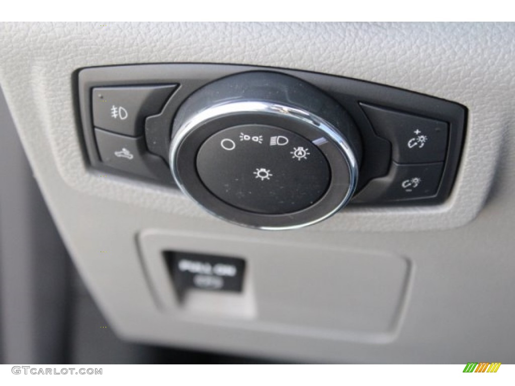 2018 F150 XL Regular Cab - Ingot Silver / Earth Gray photo #21