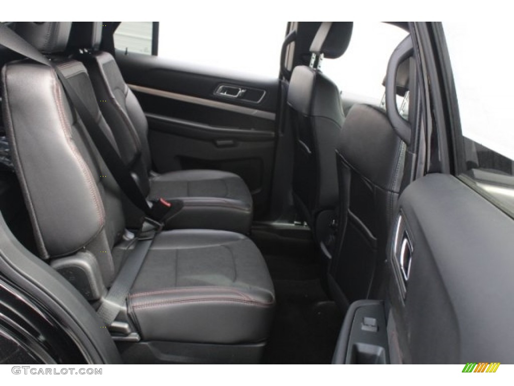 2018 Explorer XLT - Shadow Black / Ebony Black photo #31
