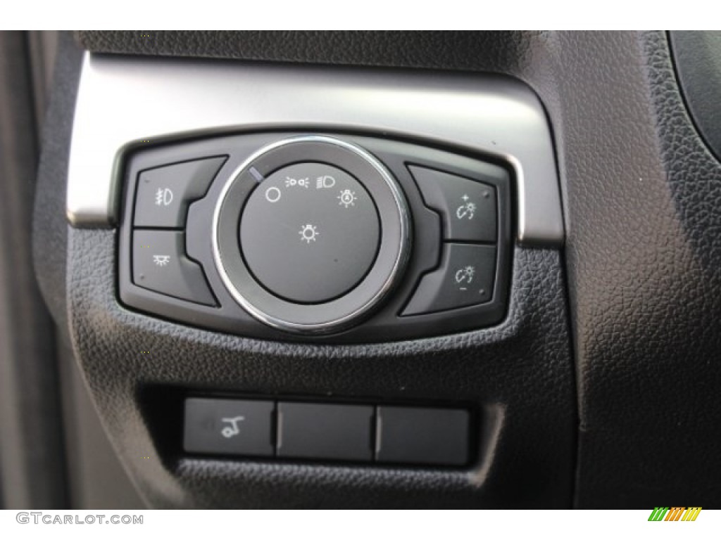 2018 Explorer XLT - Ingot Silver / Ebony Black photo #23