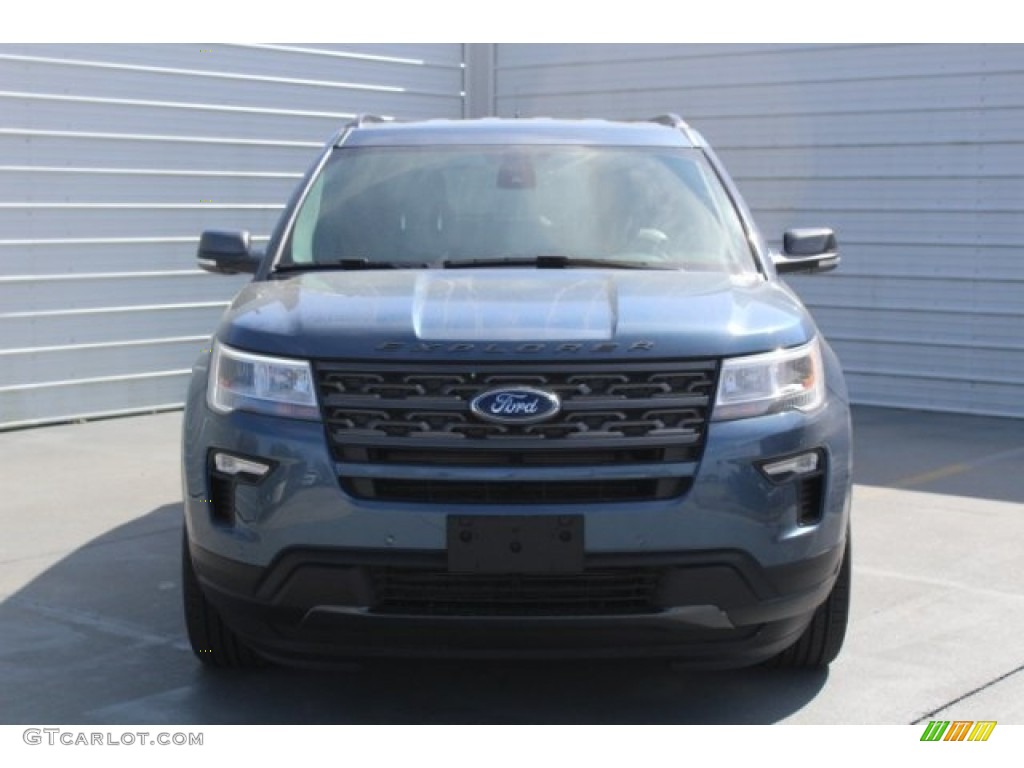 2018 Explorer XLT - Blue Metallic / Ebony Black photo #2