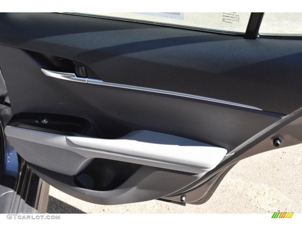 2018 Camry SE - Predawn Gray Mica / Ash photo #23