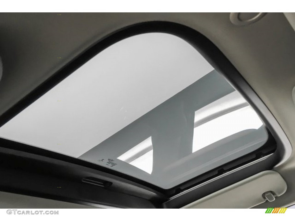 2015 Cooper Hardtop 4 Door - British Racing Green II Metallic / Carbon Black photo #23