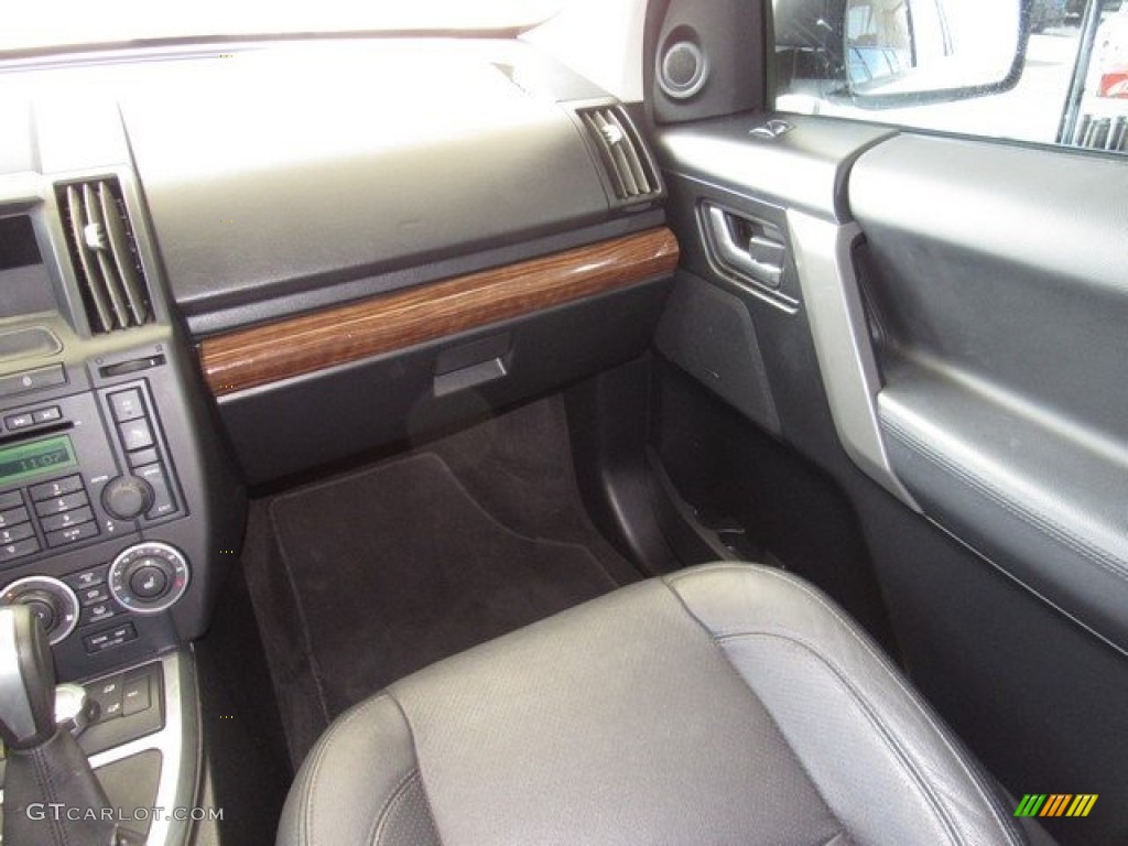 2009 LR2 HSE - Alaska White / Ebony Black photo #15