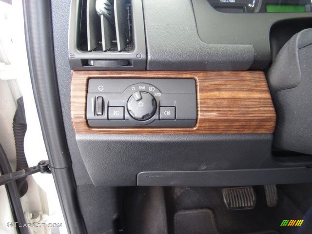 2009 LR2 HSE - Alaska White / Ebony Black photo #27