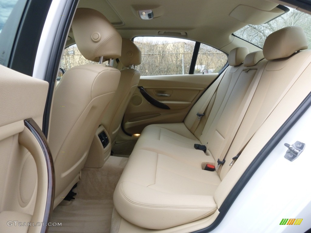 2015 3 Series 320i xDrive Sedan - Alpine White / Venetian Beige photo #17