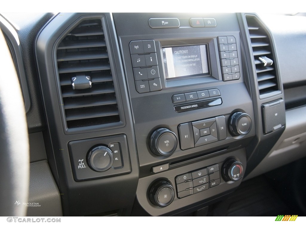 2018 F150 XL SuperCab 4x4 - Oxford White / Earth Gray photo #14