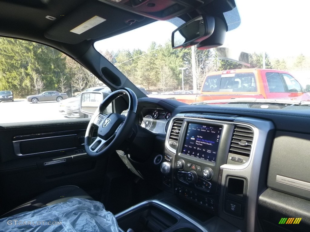 2018 1500 Laramie Longhorn Crew Cab 4x4 - Brilliant Black Crystal Pearl / Black photo #10