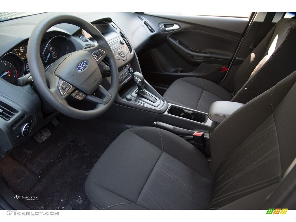 2018 Focus SE Sedan - White Gold / Charcoal Black photo #6