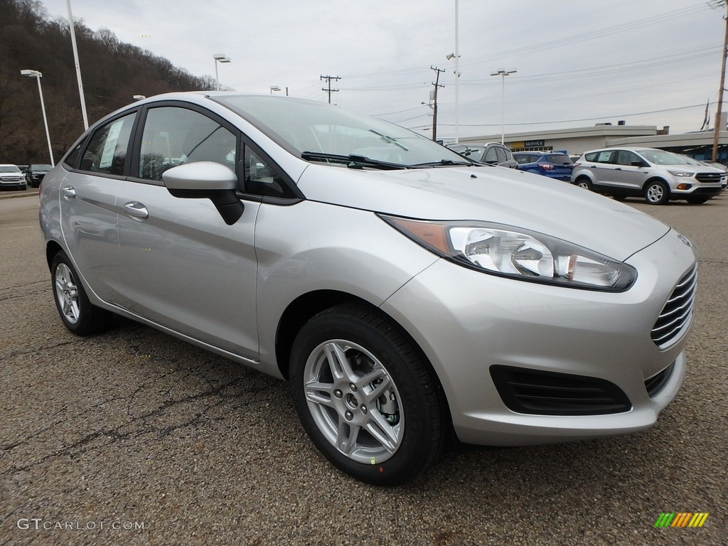 Ingot Silver 2018 Ford Fiesta SE Sedan Exterior Photo #125838461