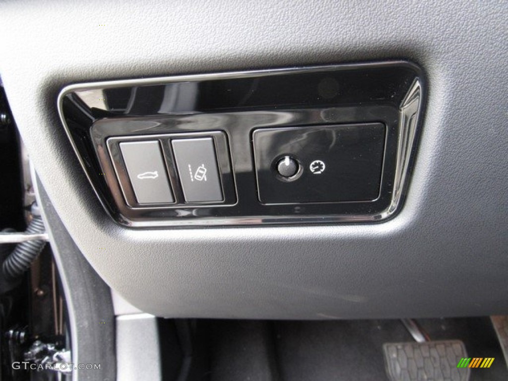 2018 Jaguar XF Sportbrake S AWD Controls Photo #125839400